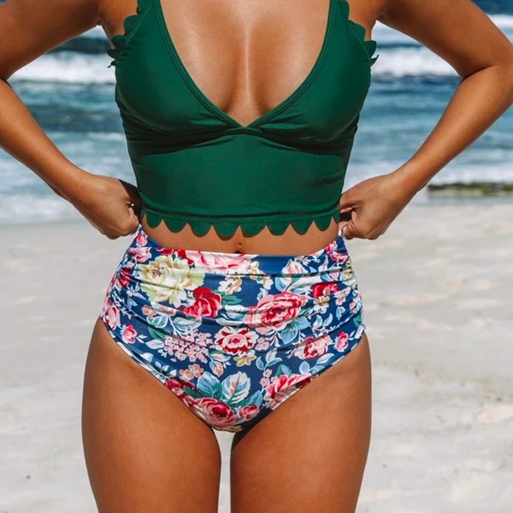 XL scalloped hem floral bathing suit